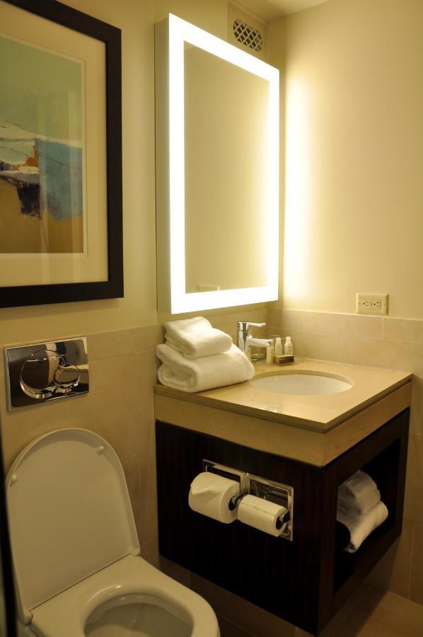 Hotel Indigo East End By Ihg Ривърхед Екстериор снимка