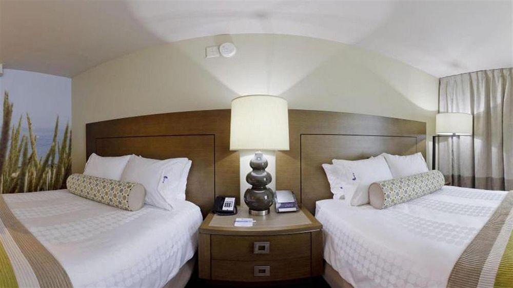Hotel Indigo East End By Ihg Ривърхед Екстериор снимка