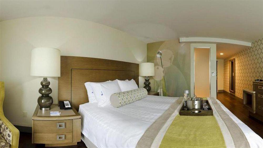 Hotel Indigo East End By Ihg Ривърхед Екстериор снимка